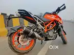 Showroom condition KTM Duke 390 2017 model duel key available .