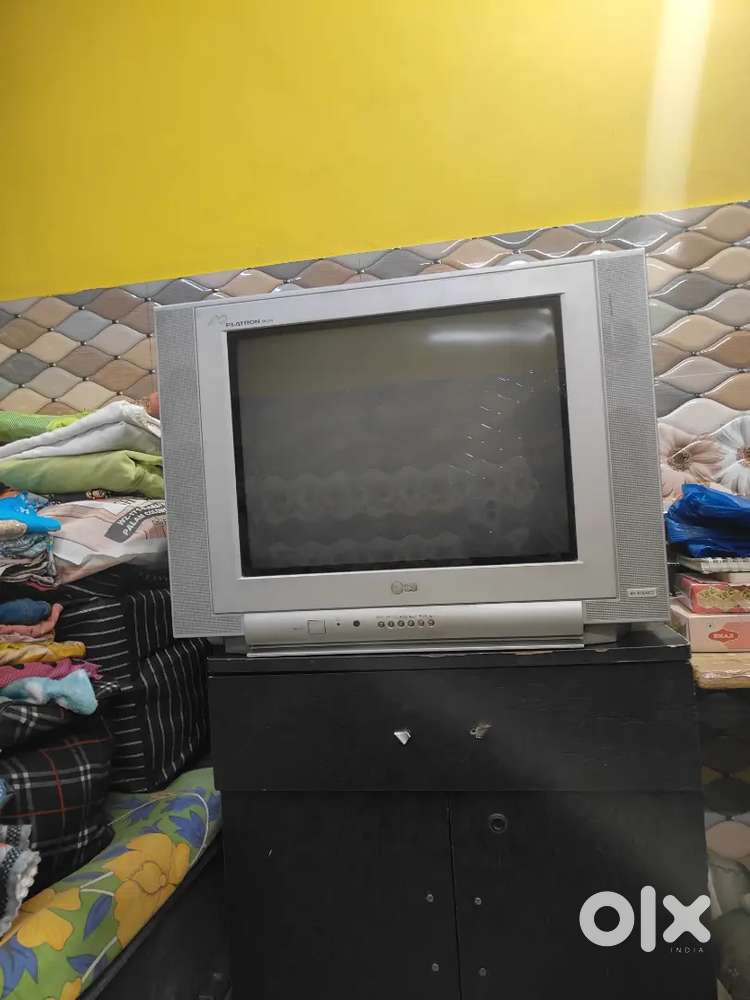 Old Lg tv is available for selling.