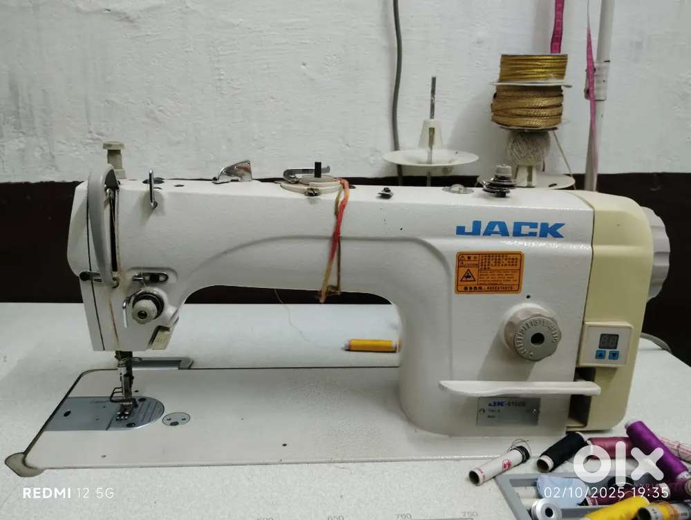 Jack JK-9100B sewing machine.