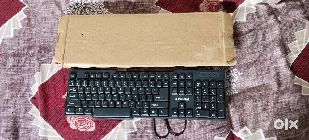 AOC MONITOR WITH KEYBOARD