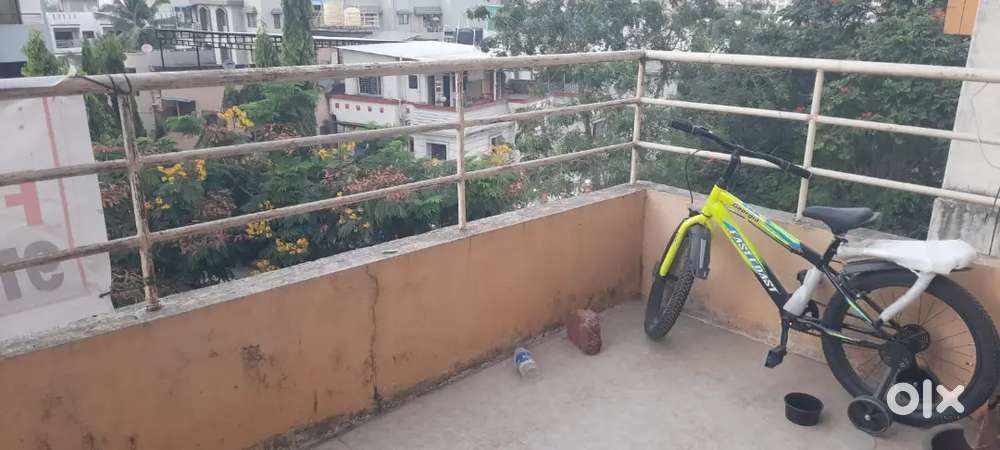 2bhk good for office space