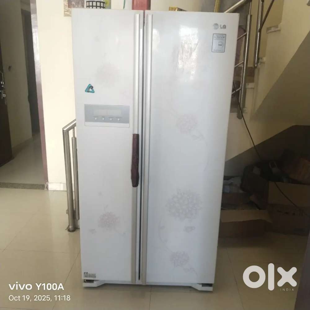 Double-door fridge