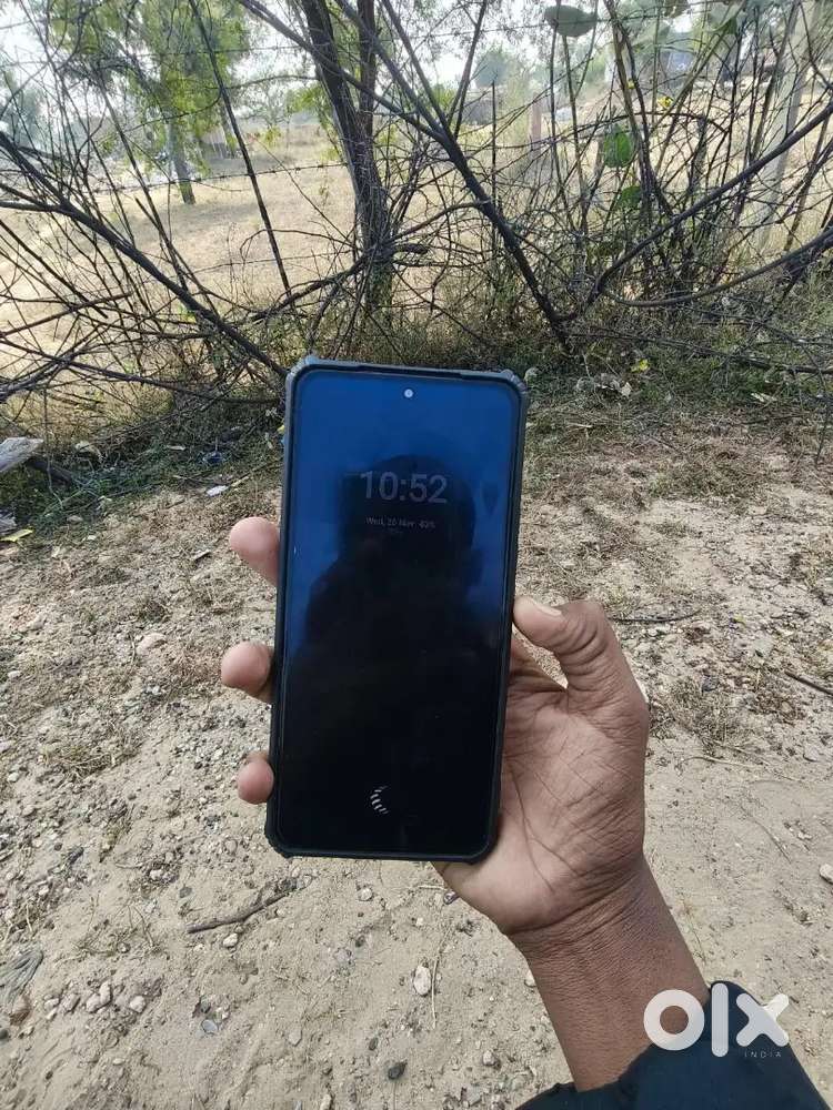 Do fon h mere pass is liaa bech rha hu