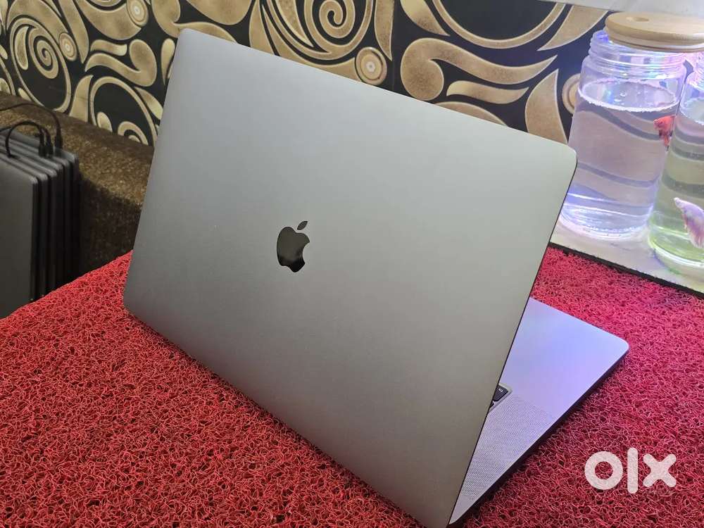 Apple Macbook Pro 2021 i9 16gb 512gb 5.5gb Graphics 16inch Retina