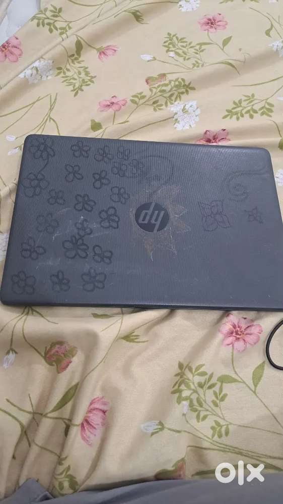 Old Laptop in Good Condition – Best Price, Quick Sale