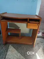 Need to sell my computer table