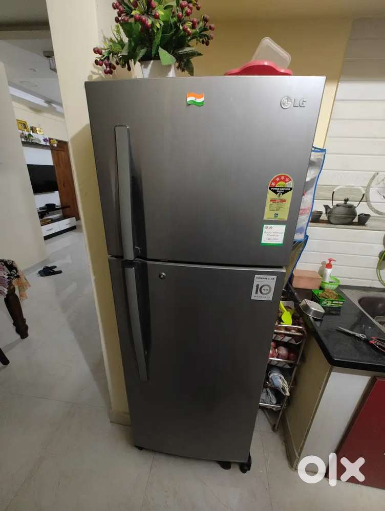 LG Fridge Double Door 285L in good Condition with all the accessories