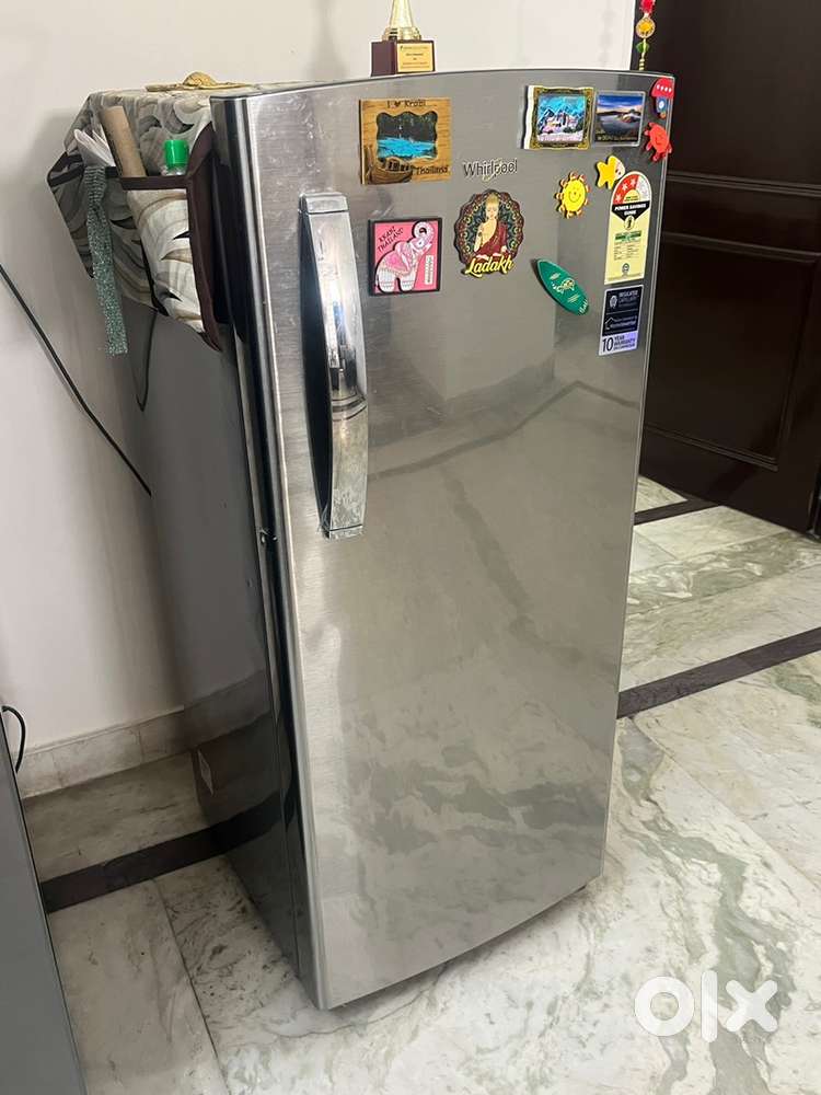 192 L Whirlpool fridge 1.5 YO in excellent condition