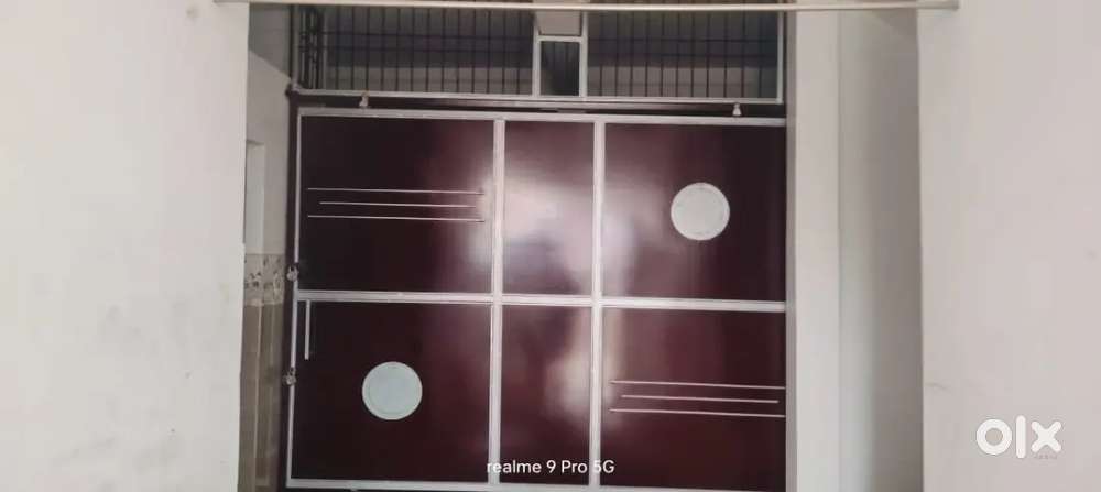 HALL AVAILABLE ON RENT IN BARHALGANJ FOR HOSPITAL BANK AND GODOWN USE