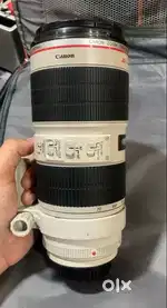 Canon zoom lens 70-200 mm f/2.8