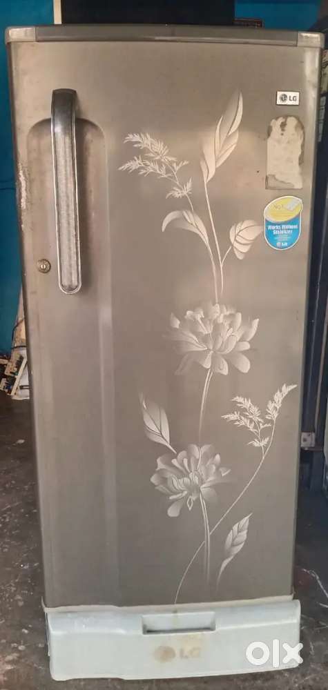 LG 190 liters  door refrigerator good condition