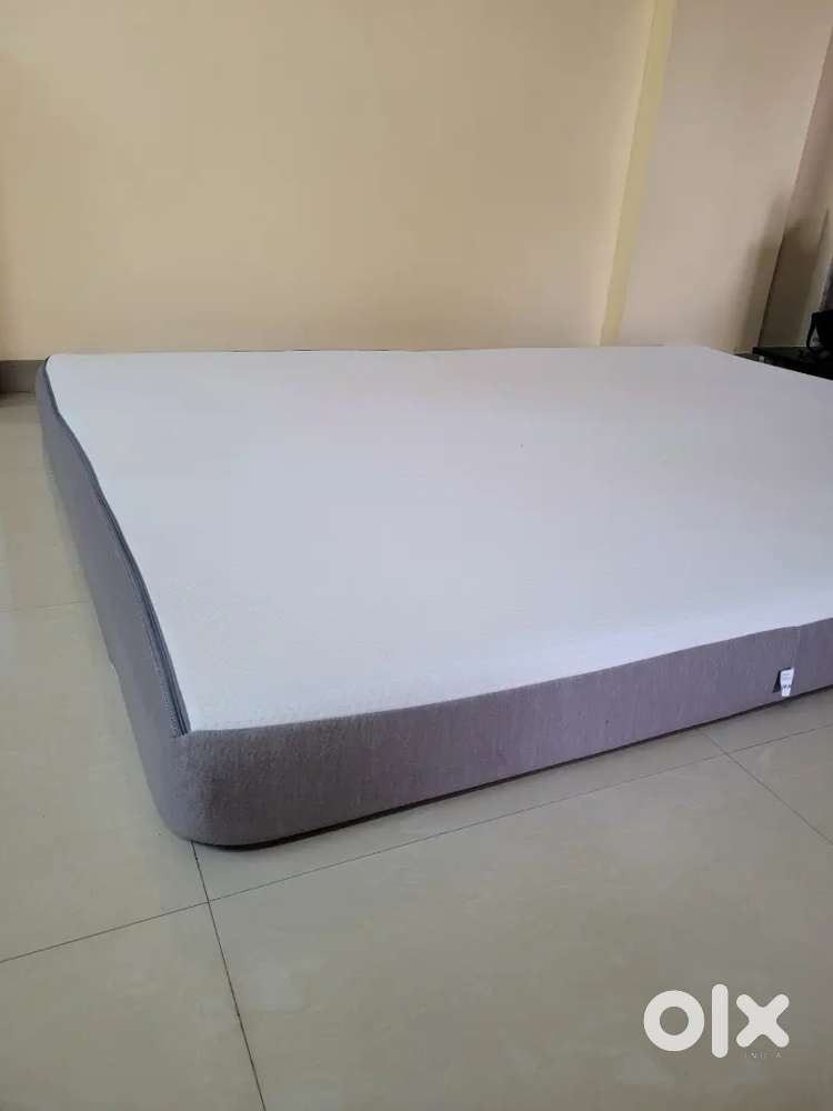 Wakefit memory foam Queen size mattress in very good condition