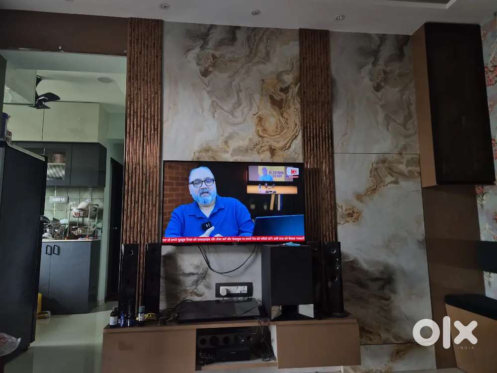 Sony tv 43 smart led tv (price 90000)
