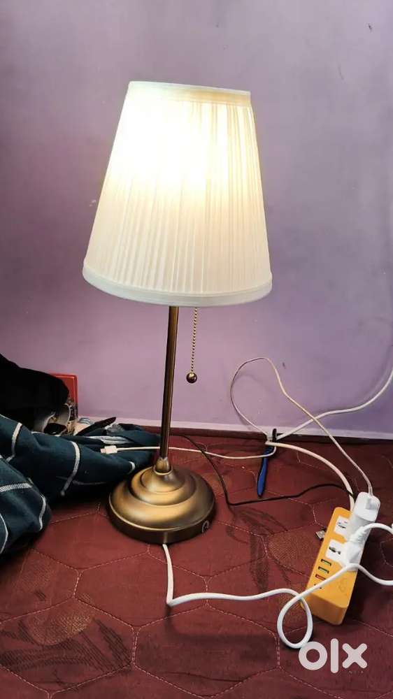 Table lamp