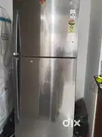Double door fridge in gud condition