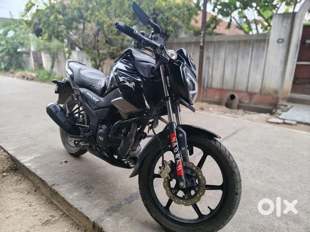 TVS Raider