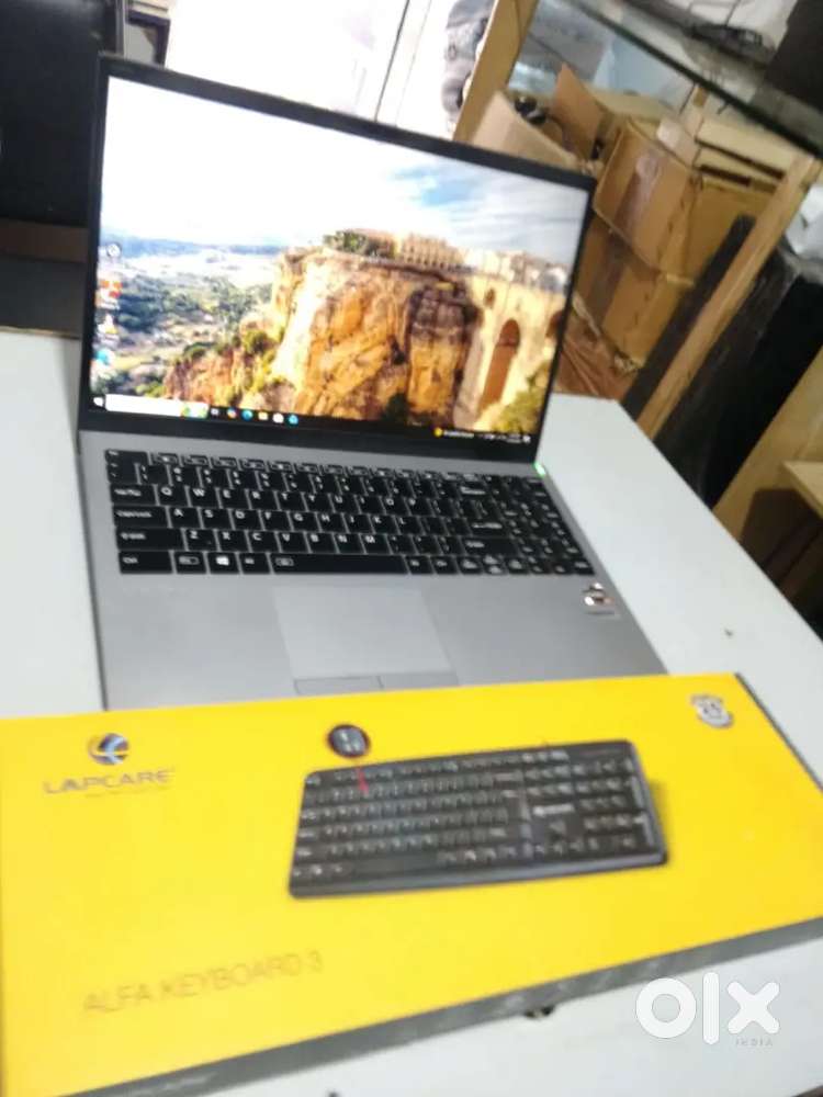 Sony laptop AMD Ryzen 5+ 8gb RAM + 256GB SSD + Windows 10 pro