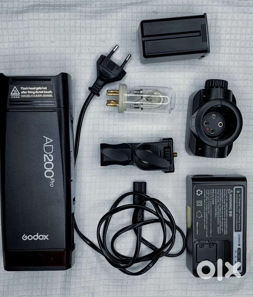 GODOX AD 200 PRO flash TTL WITH bag original charger, battery