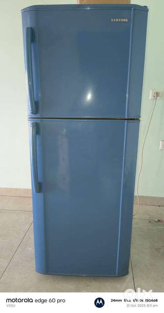 Samsung double dopor fridge-236 liters