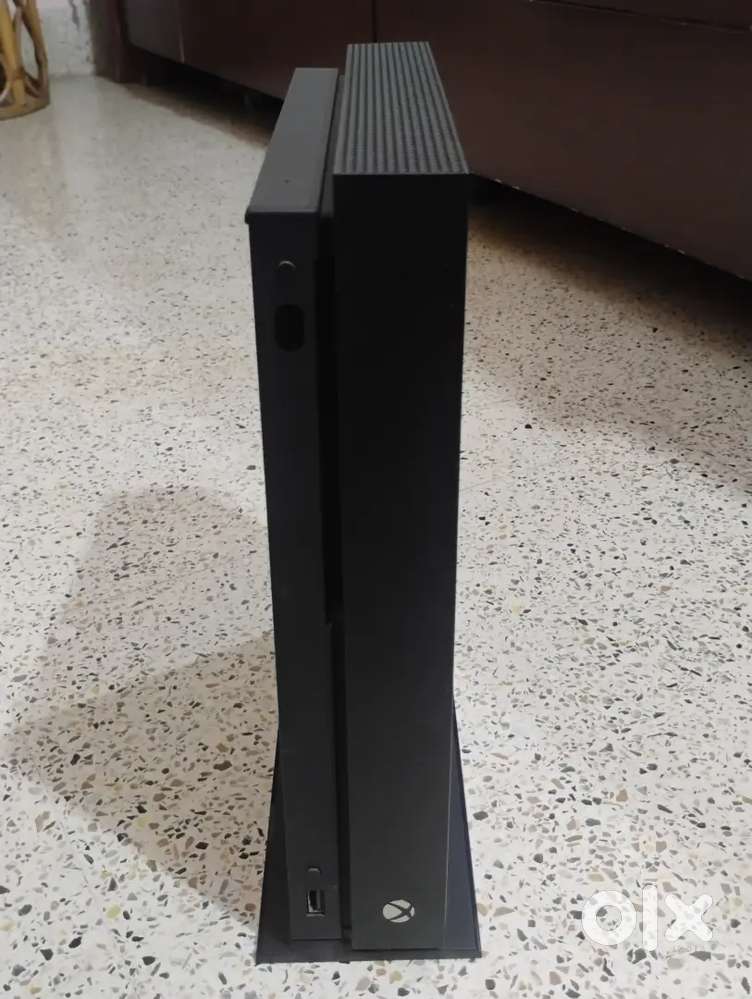 Xbox one x in good condition