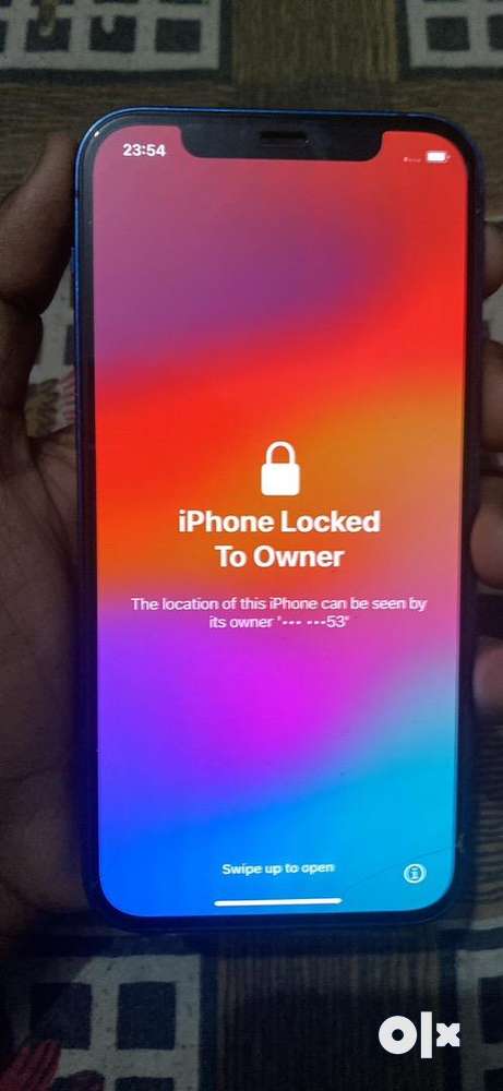 iPhone 12 owner lock laga hua hai