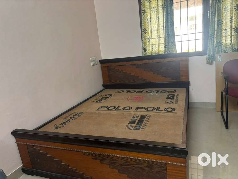 Wooden cot for sale