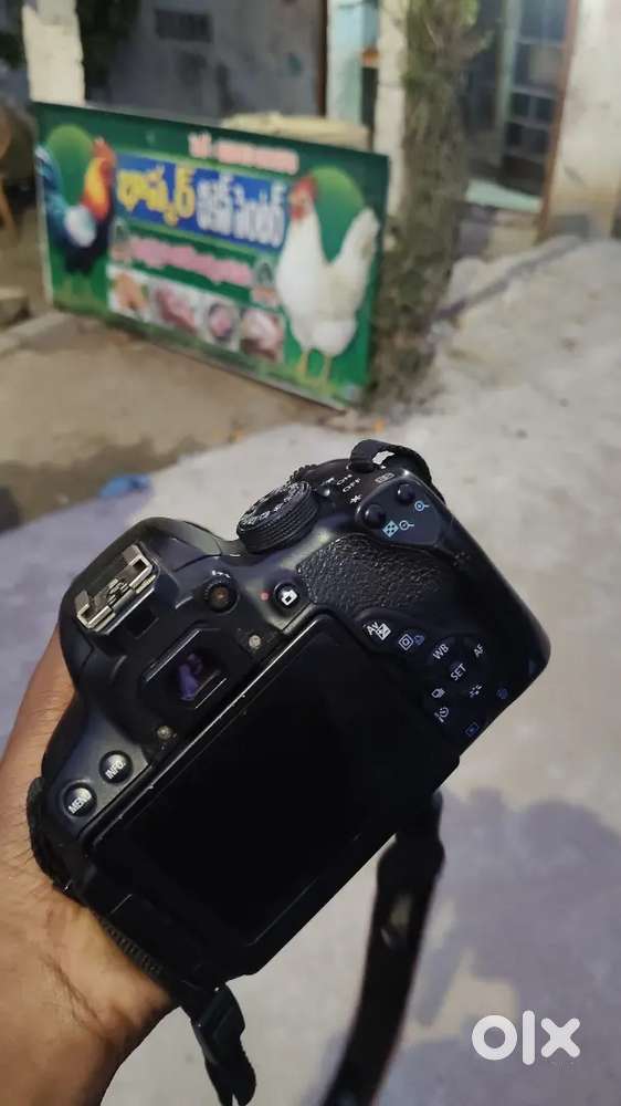 Canon EOS 700D