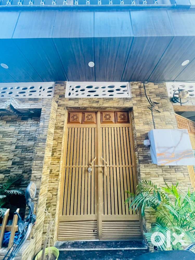 Rent House Semi furnished . Ready to stay