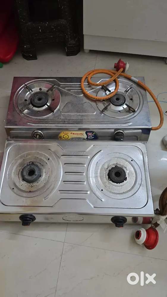 Butterfly and Prestige GAS STOVE With Regulator just 1 year used ..