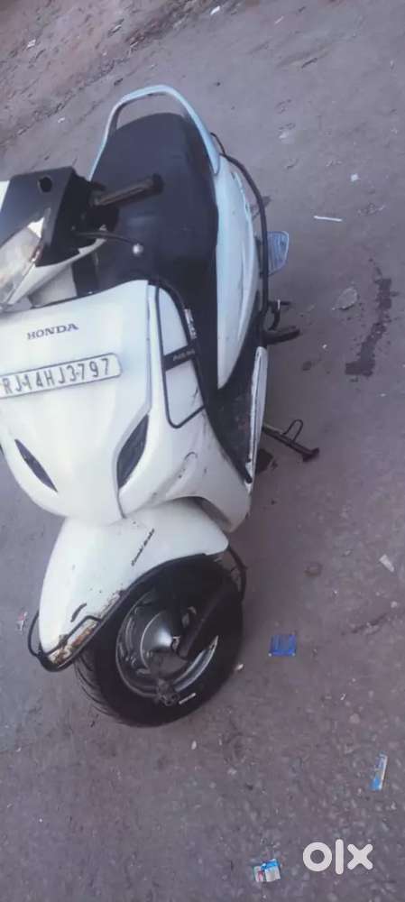Honda activa 3G very good condition26837 km original running tayar new