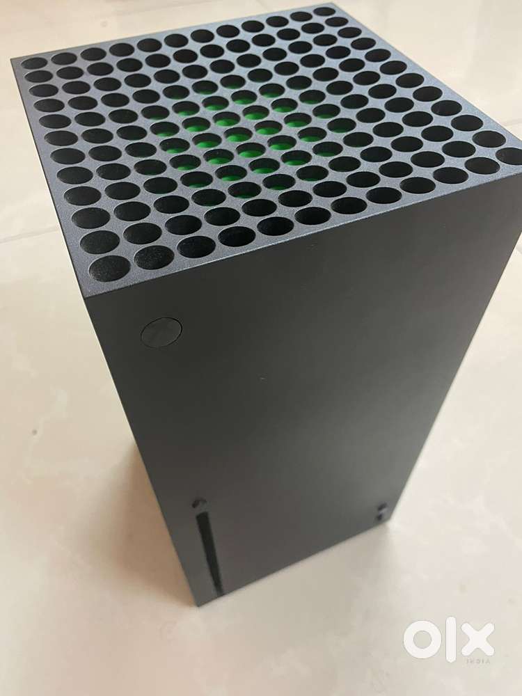 Xbox series x - mint condition