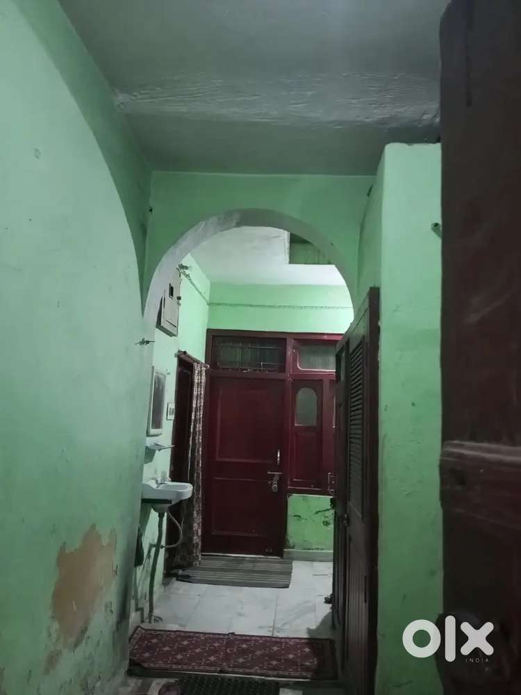 Prime Location 4 storey house unbeatable location