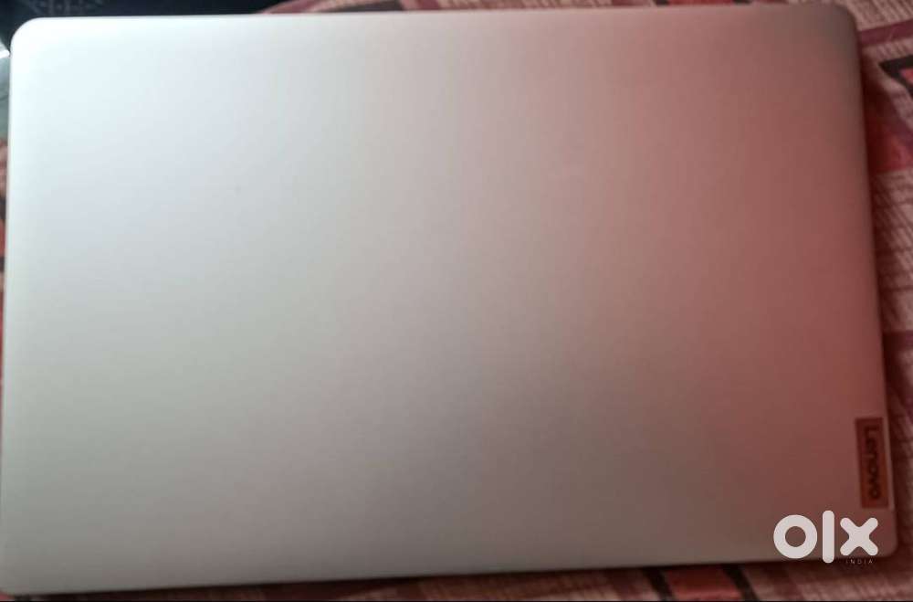 Lenovo IdeaPad 1 AMD Ryzen 5 5500U 15.6 HD Thin and Light Laptop(8GB)