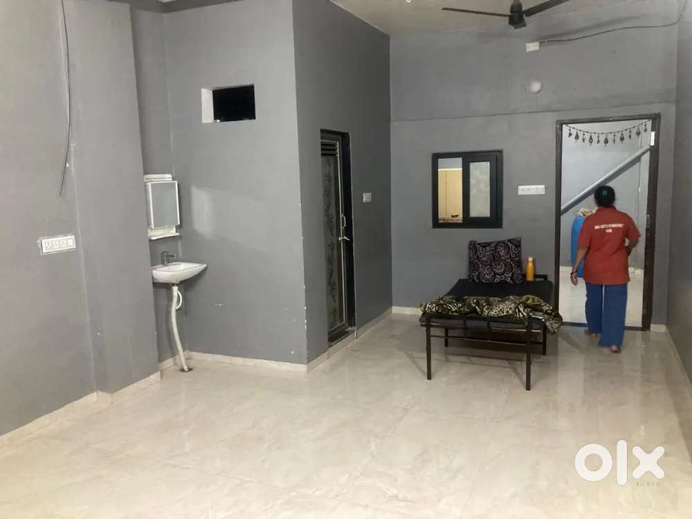 Need room partner dissent and student