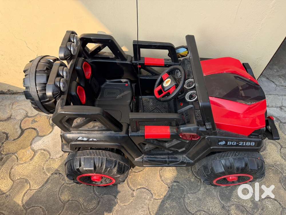 4x4 2 seater battery toy car