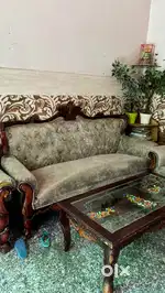 Maharaja Sofa set with table