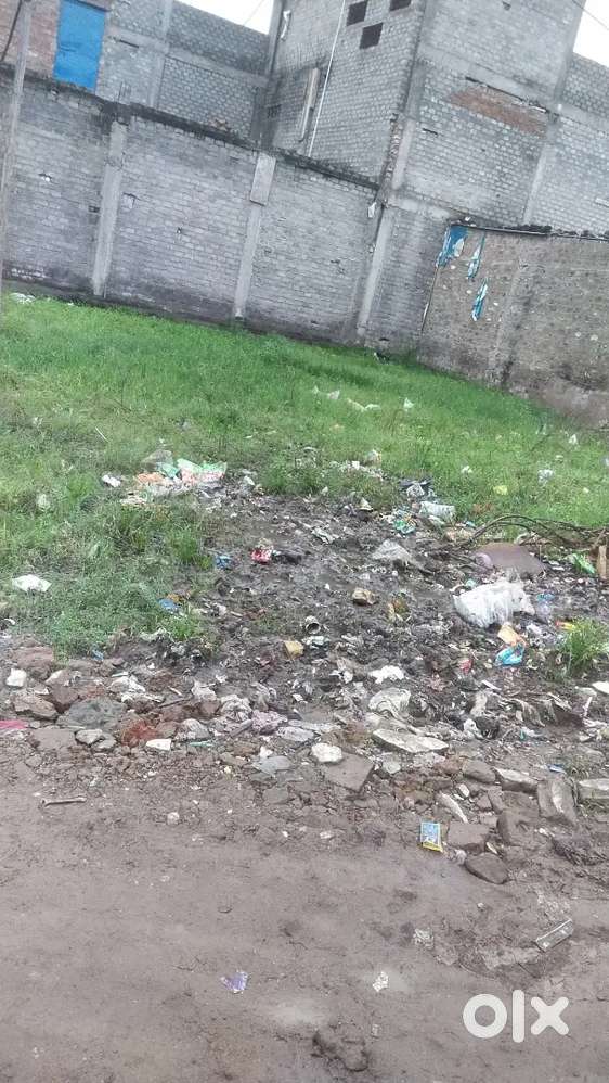 Main road &Carner 30x40ka  Plot bechna hai