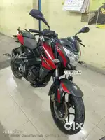 BAJAJ PULSAR NS 200 CLASSIC DUAL TONE
