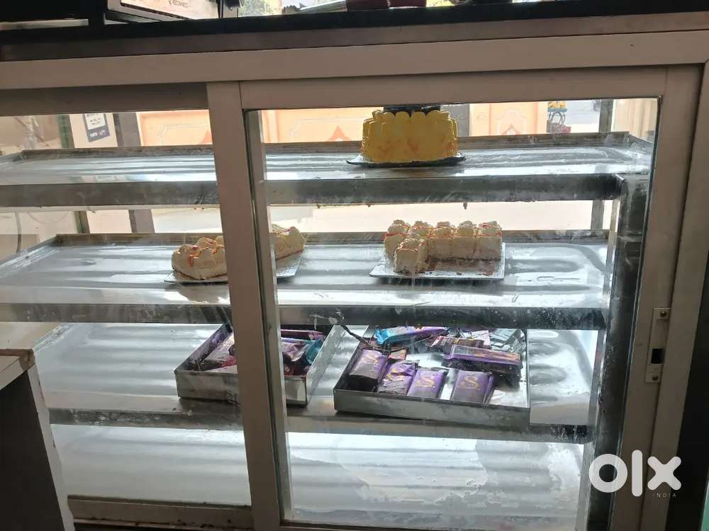 CAKE FRIDGE BAKERY 6*6