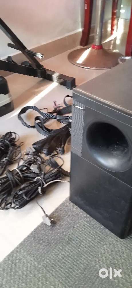 Bose. Subwoofer .5.1.Little box damage r.   good condition