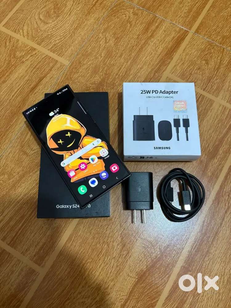 Samsung Galaxy S24 ultra with all accessories available