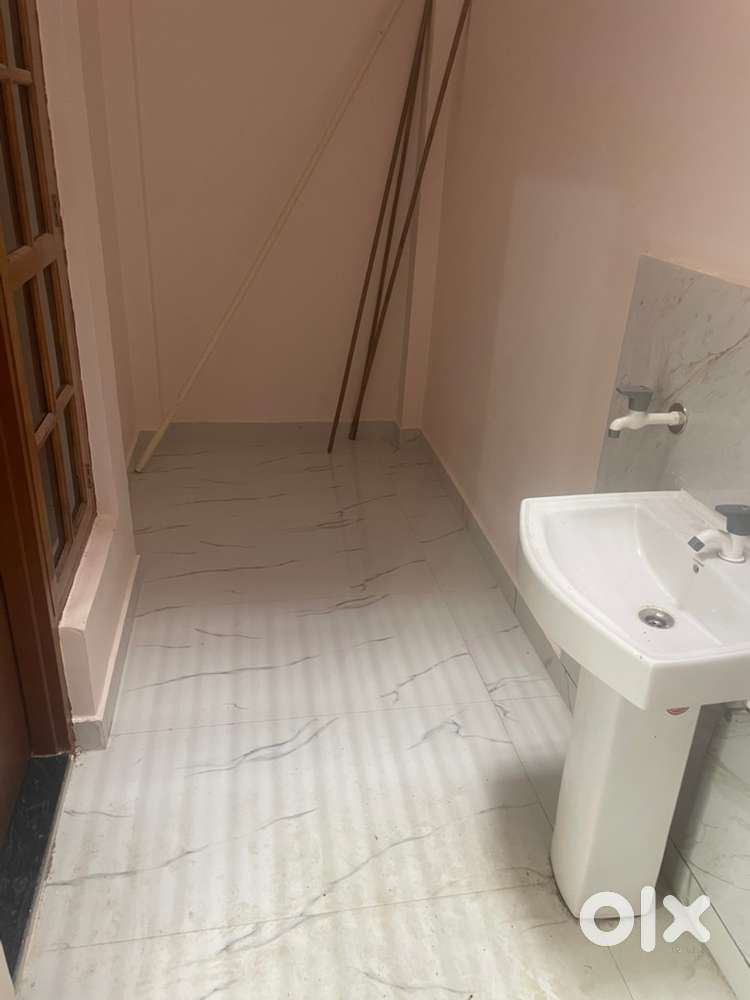 2 rooms set with attatch bathroom near banthara police station lucknow