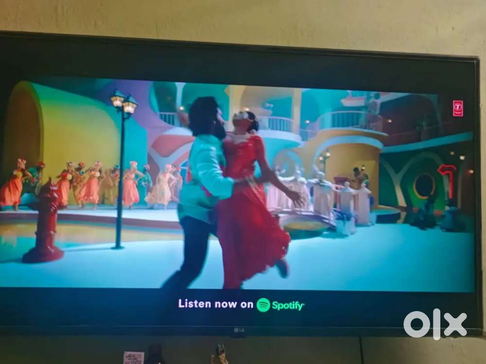 LG SMART TV (43 INCHES)