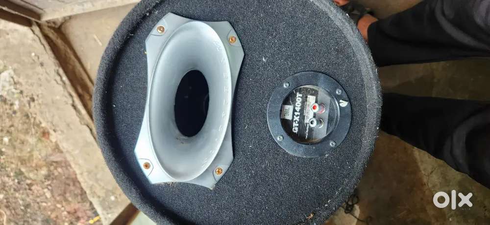 JbL tube base with amplifier
