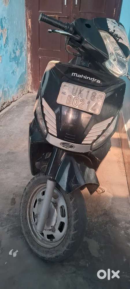 Mahendra scooty gusto