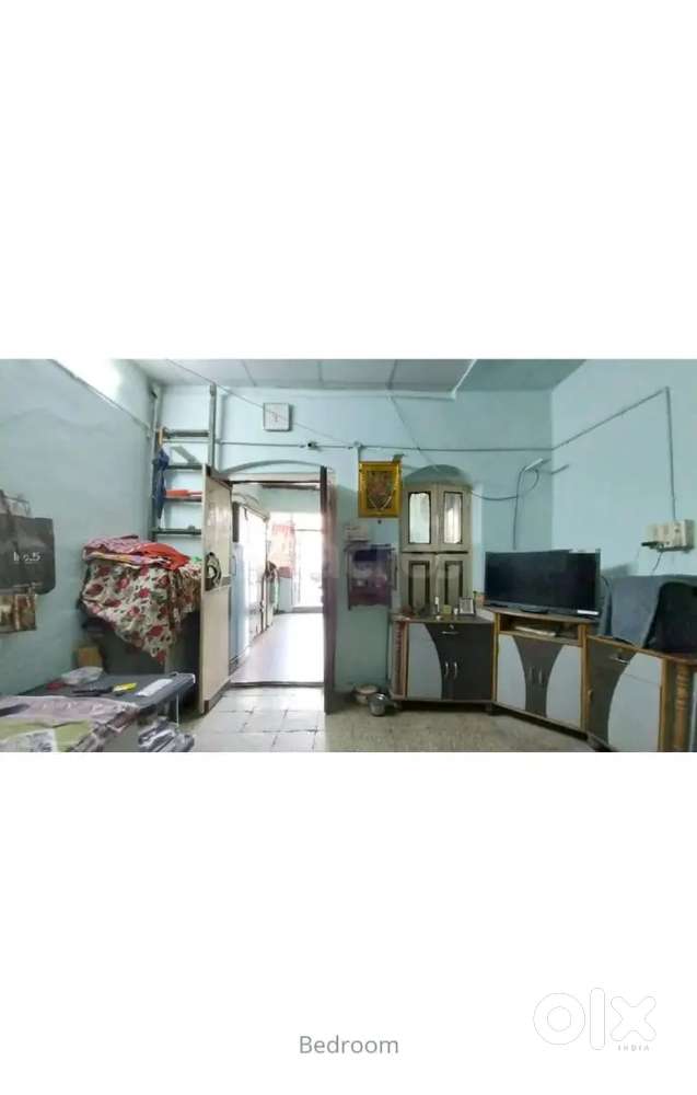 1bigg  room and kitchen