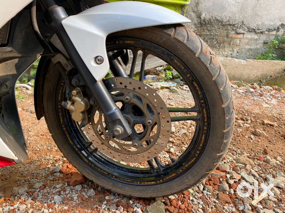 R15 vs urgent sake 49999