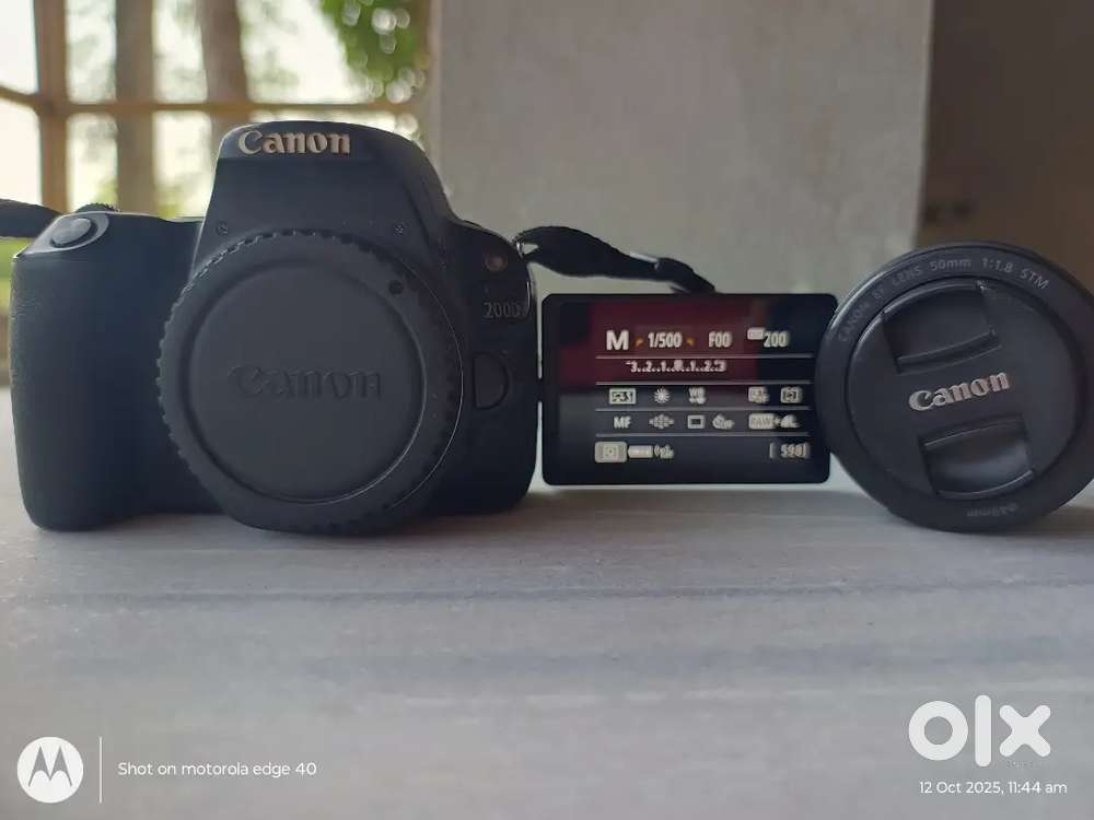 Canon 200d DSLR with 50mm Prime Lense , Showroom Condition