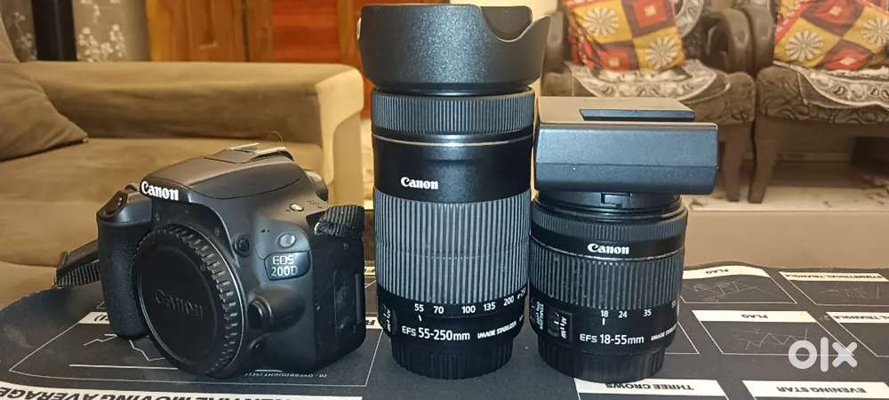 Canon 200D DSLR with EFS lenses