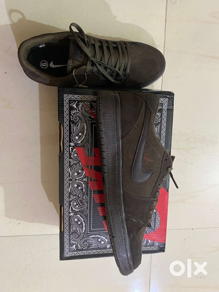 Travis Scott velvet Brown 9 size premium quality, not used with box